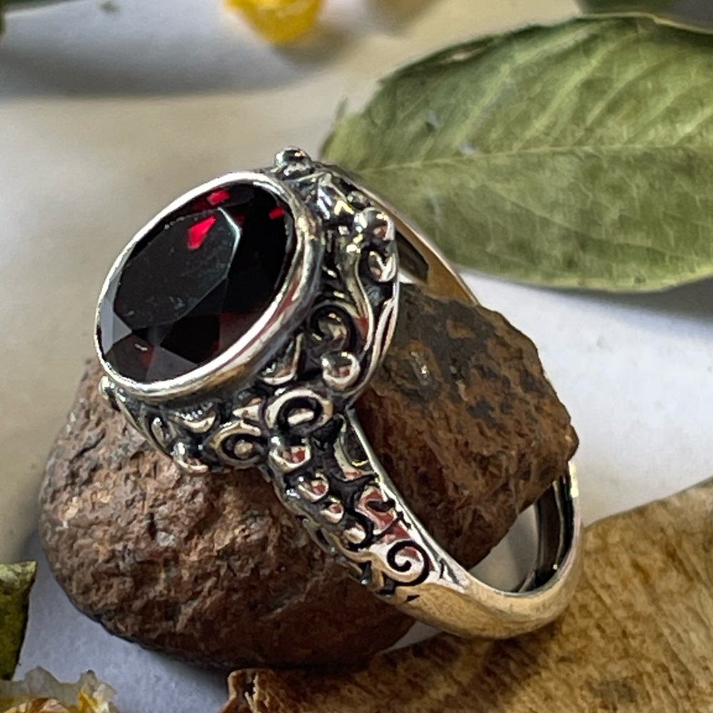 Natural Garnet S925 Sterling Sliver Ring Crystal Gemstone